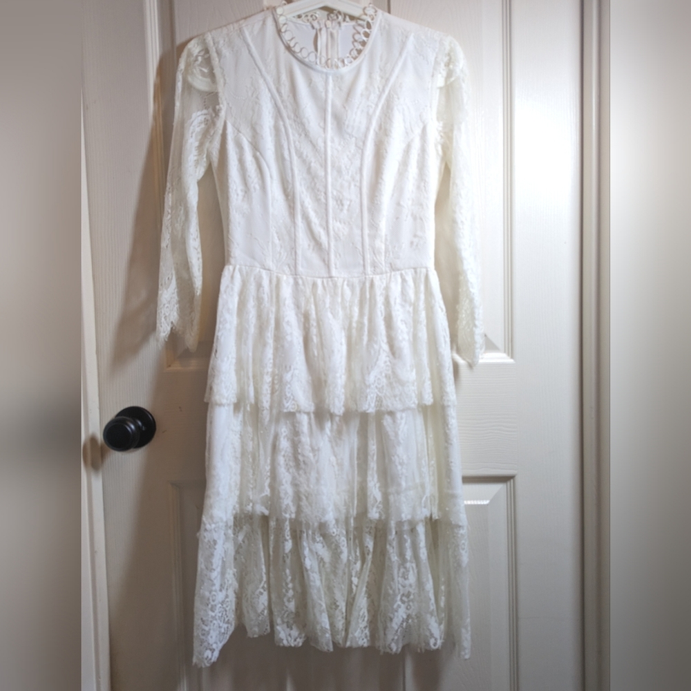 Personalized dress size S, white retro floral embroidered lace fabric
